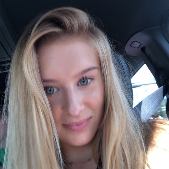 Meet your Posher, Sofie - Picture 3 of 7